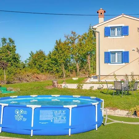 2 Bedroom Amazing In Brescic Holiday home